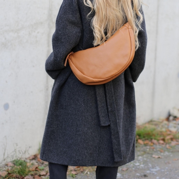 Black Leather Bum Sling Bag Fanny Pack With 2 Strap Options And Coin Purse - Picture 7 of 7